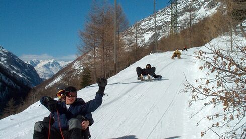 Sledding in the holidays in Valais